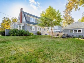5 Academy Rd, Leominster MA 01453