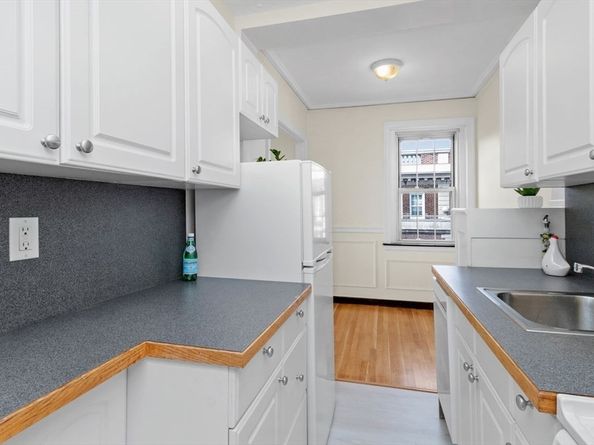 3 Arlington St 52, Cambridge MA 02140
