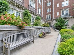 3 Arlington St 52, Cambridge MA 02140
