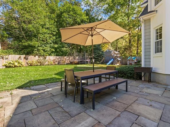 10 Bradley Pl, Sudbury MA 01776