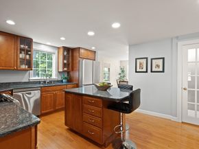 10 Bradley Pl, Sudbury MA 01776