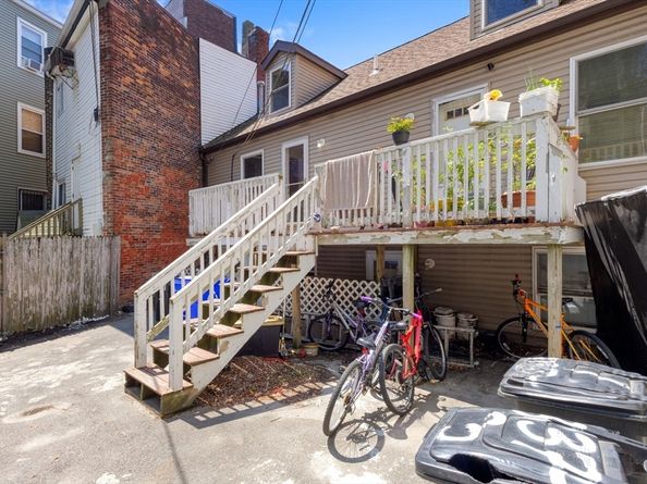 335-337 Meridian St 4, Boston MA 02128