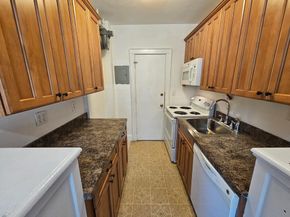 137 Englewood Ave 32, Boston MA 02135