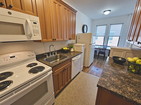 137 Englewood Ave 32, Boston MA 02135