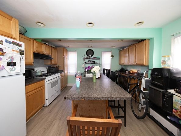 108 High St, Dedham MA 02026