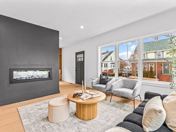 11 Bonner Ave 1, Medford MA 02155