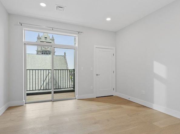124 Highland Ave 404, Somerville MA 02143