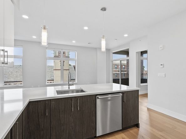 124 Highland Ave 404, Somerville MA 02143