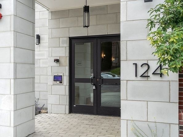 124 Highland Ave 404, Somerville MA 02143