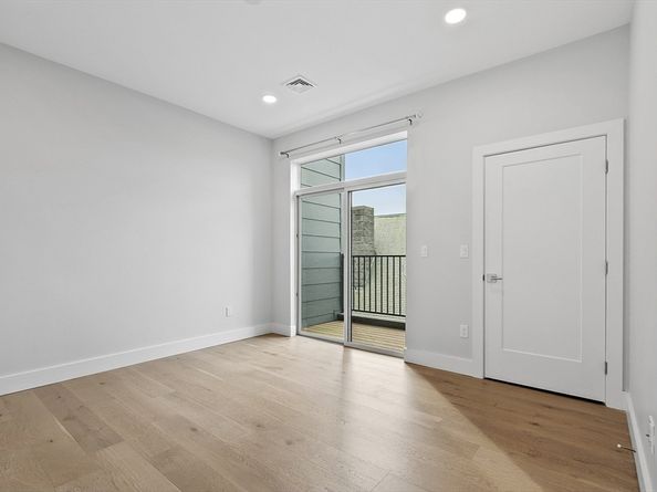 124 Highland Ave 404, Somerville MA 02143