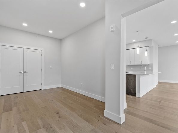 124 Highland Ave 404, Somerville MA 02143