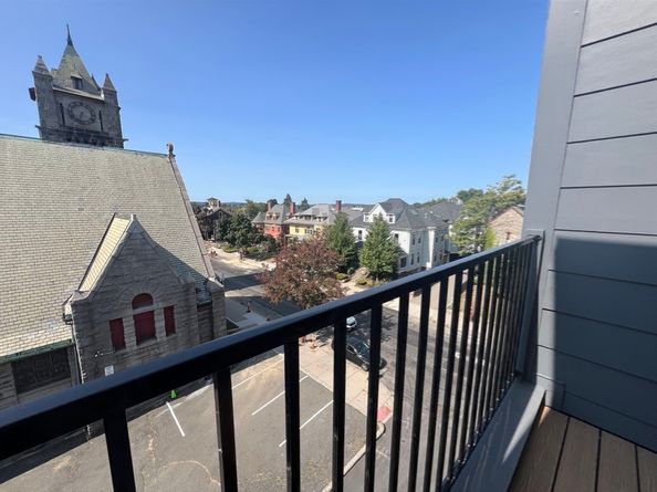 124 Highland Ave 404, Somerville MA 02143