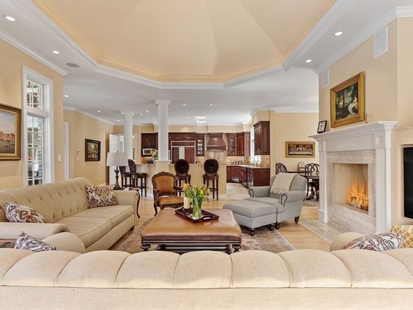 215 Monument Farm Rd, Concord MA 01742