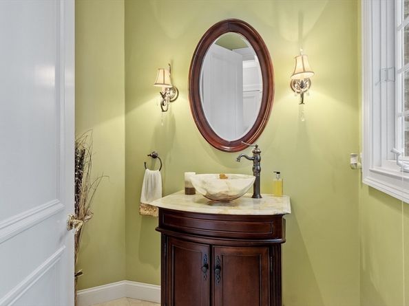 215 Monument Farm Rd, Concord MA 01742