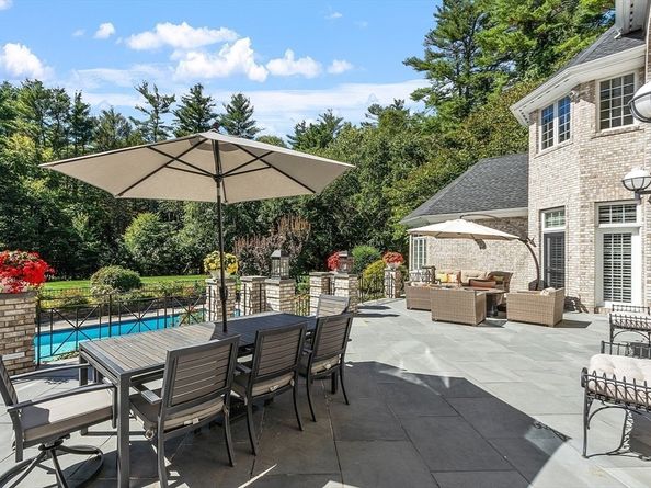 215 Monument Farm Rd, Concord MA 01742
