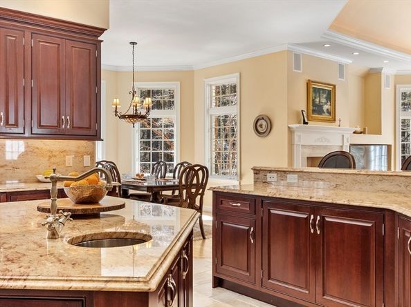 215 Monument Farm Rd, Concord MA 01742