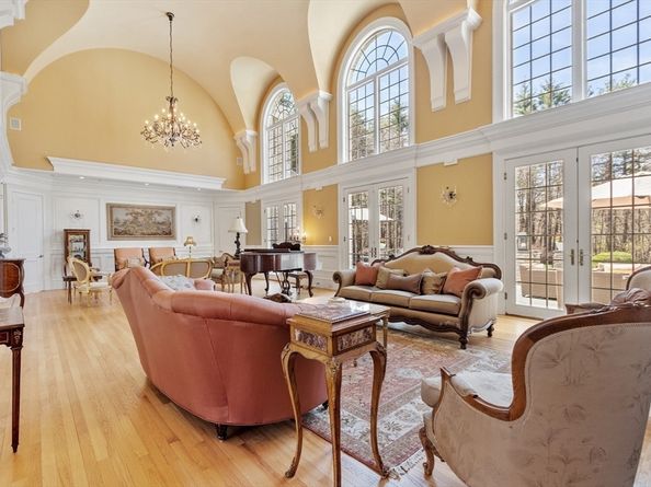 215 Monument Farm Rd, Concord MA 01742