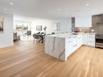 75-83 Cambridge Pkwy
