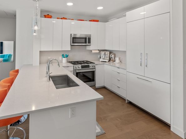 45 Lewis PH15, Boston MA 02128