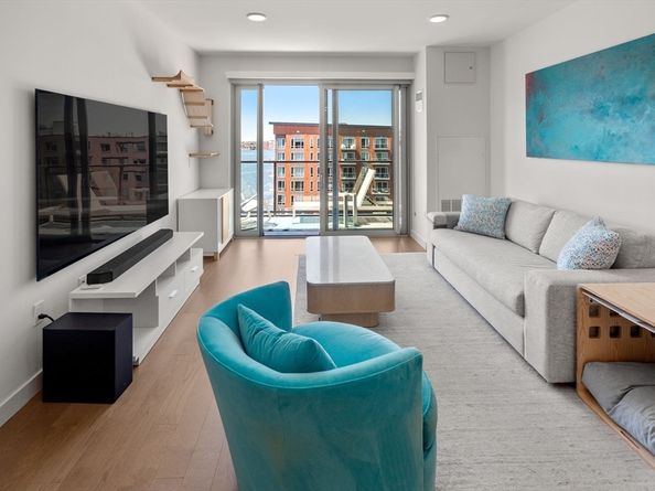 45 Lewis PH15, Boston MA 02128