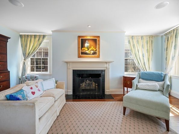 1 West Hill Place, Boston MA 02114