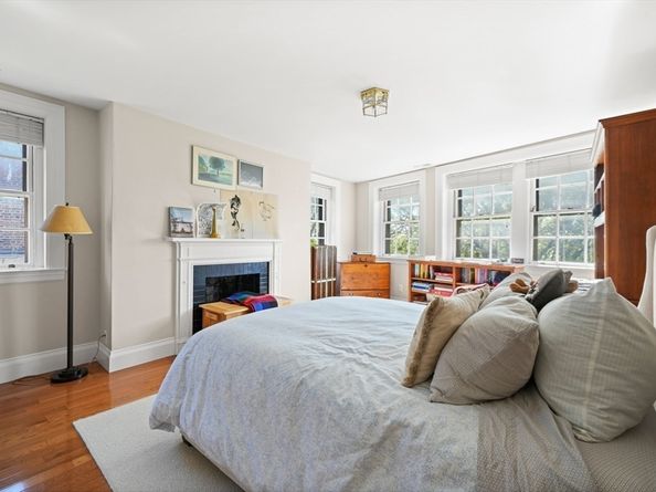 1 West Hill Place, Boston MA 02114