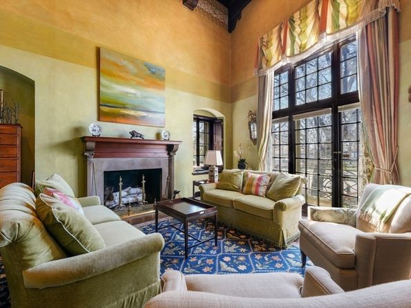 1 West Hill Place, Boston MA 02114
