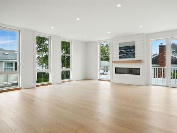 176 Plymouth Ave, Marshfield MA 02050