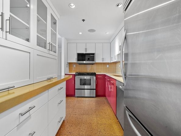 165 Tremont St 902, Boston MA 02111