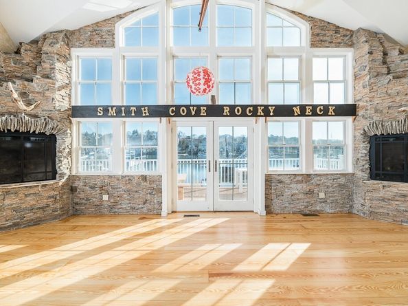 73 Rocky Neck Ave 2, Gloucester MA 01930