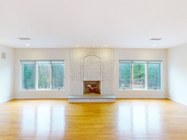 74 Eisenhower Dr, Sharon MA 02067