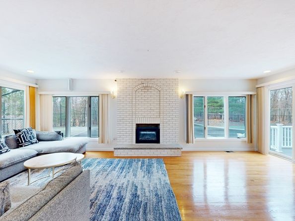 74 Eisenhower Dr, Sharon MA 02067