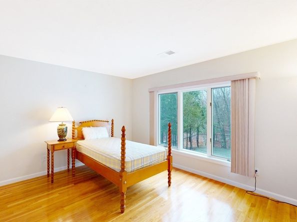 74 Eisenhower Dr, Sharon MA 02067