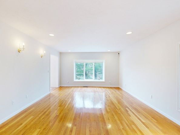 74 Eisenhower Dr, Sharon MA 02067