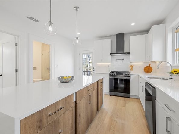 39 Seven Pines Ave 39, Cambridge MA 02140