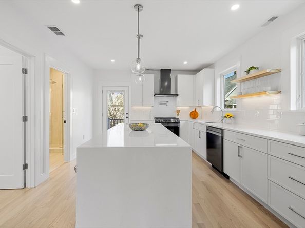 39 Seven Pines Ave 39, Cambridge MA 02140