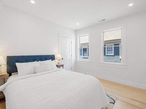 39 Seven Pines Ave 39, Cambridge MA 02140