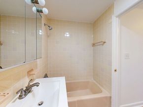 32 Whites Ave D22, Watertown MA 02472