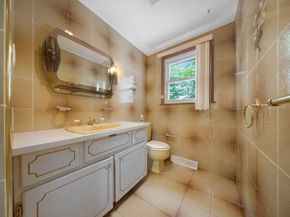 25 Gloversbrook Rd, Randolph MA 02368
