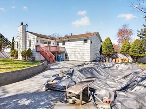 25 Gloversbrook Rd, Randolph MA 02368