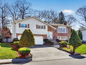 25 Gloversbrook Rd, Randolph MA 02368