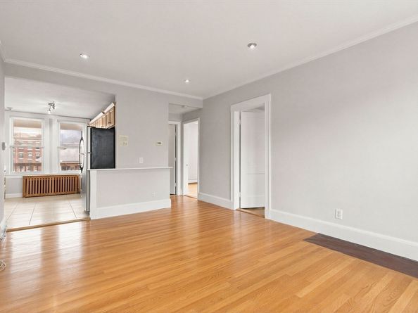 1718 Commonwealth Ave 8, Boston MA 02135