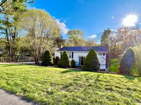 4 Richardson Rd, Hudson MA 01749