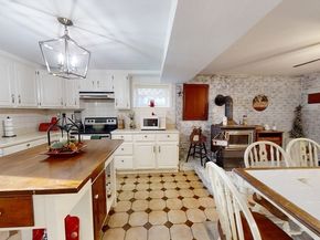 4 Richardson Rd, Hudson MA 01749