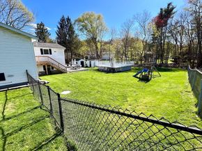 4 Richardson Rd, Hudson MA 01749