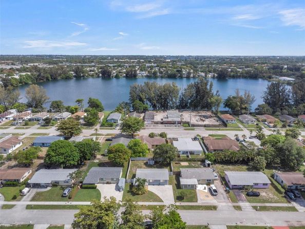 2771 NW 25th St, Fort Lauderdale FL 33311