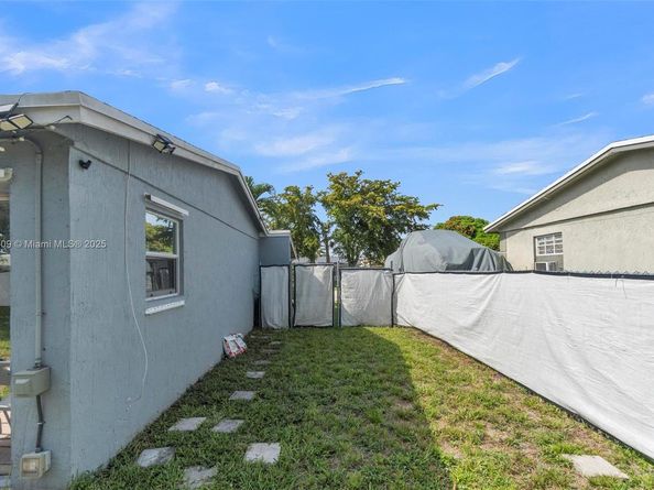 2771 NW 25th St, Fort Lauderdale FL 33311