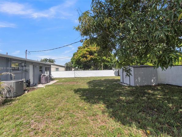 2771 NW 25th St, Fort Lauderdale FL 33311