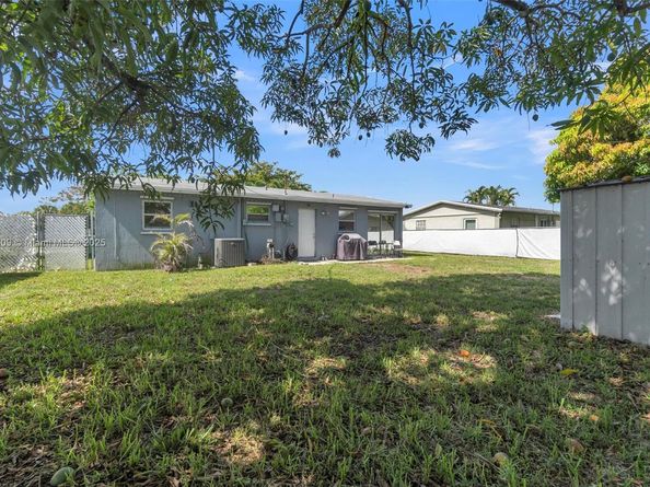 2771 NW 25th St, Fort Lauderdale FL 33311