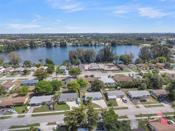 2771 NW 25th St, Fort Lauderdale FL 33311
